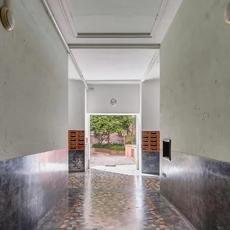 Irex Near Vatican Museum New *